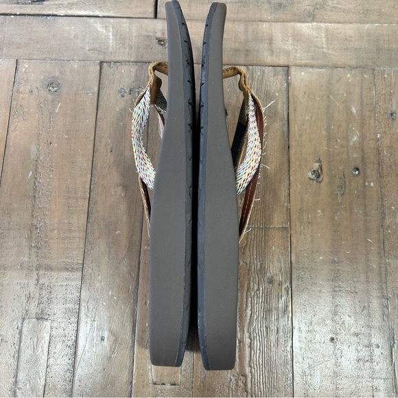 Teva Azure 2 tan leather Flip Flops with Multicolor fabric Straps - Picture 5 of 8